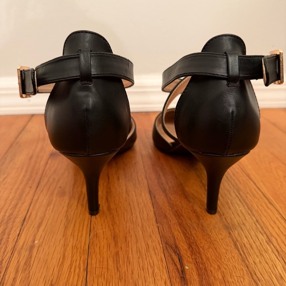 Journee Collection Black Strappy Heels - Picture 4 of 6